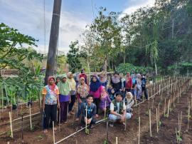 KWT Pulegundes I kerjabakti bersama KKN UII